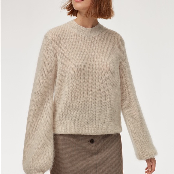 Aritzia Gardenia Sweater - Picture 6 of 9
